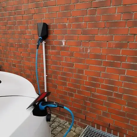 2 Wohnung, Wallbox, Balkon, Zentral