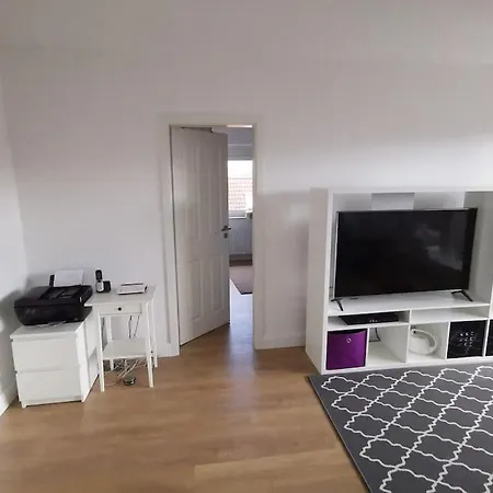 2 Wohnung, Wallbox, Balkon, Zentral Appartement *