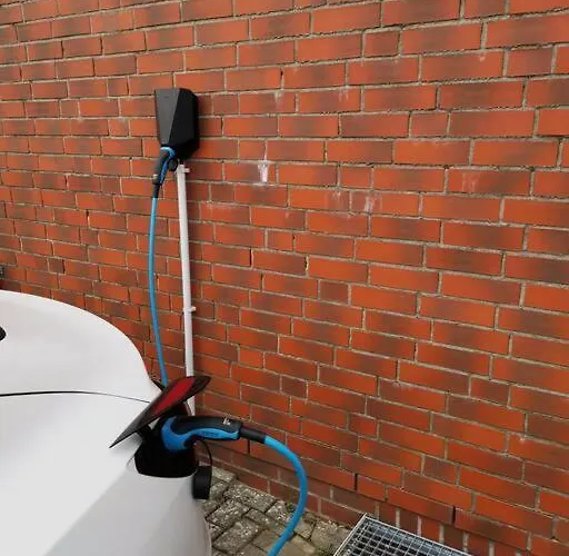 2 Wohnung, Wallbox, Balkon, Zentral