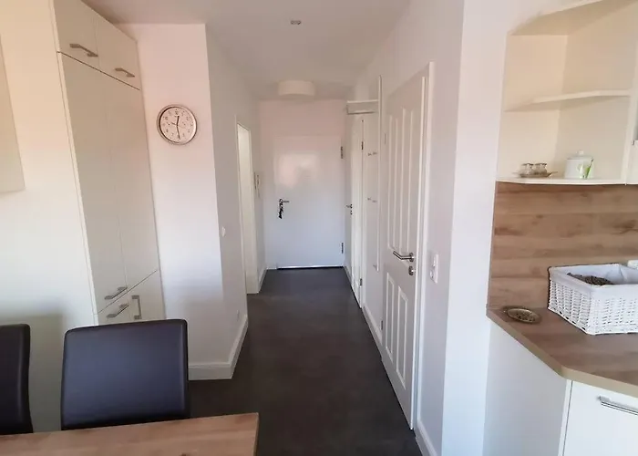 2 Wohnung, Wallbox, Balkon, Zentral *